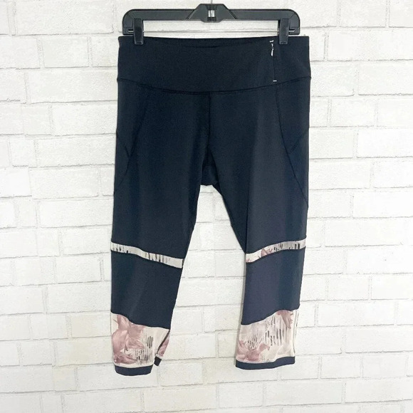 Calia by Carrie Underwood Black Floral Mesh Trim Cropped Leggings Women's Large - Picture 1 of 6